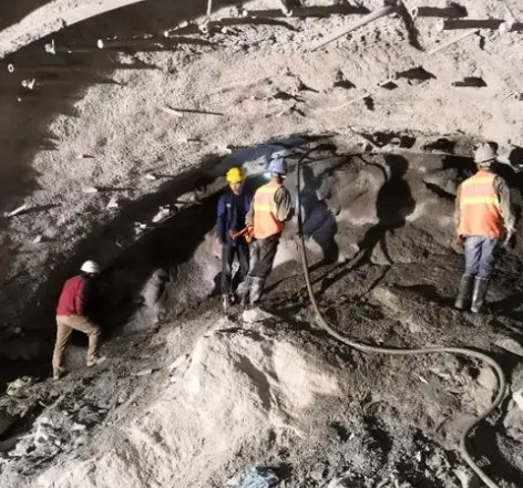 贵州拱顶带模注浆料的施工流程及注意事项